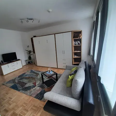 Apartmentstudio Mit Tiefgarage Free Parking Apartment Graz